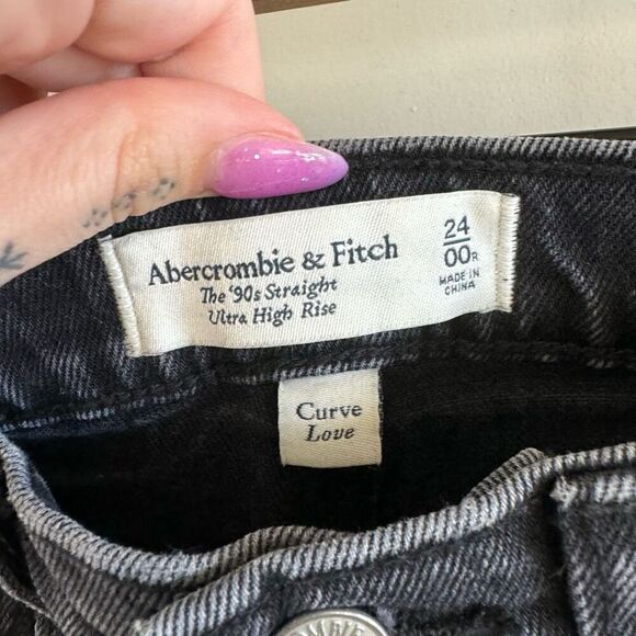 Abercrombie Curve Love Ultra High Rise 90s Straight Jean - Picture 8 of 9